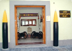 Puerta principal del Museo Histórico Militar