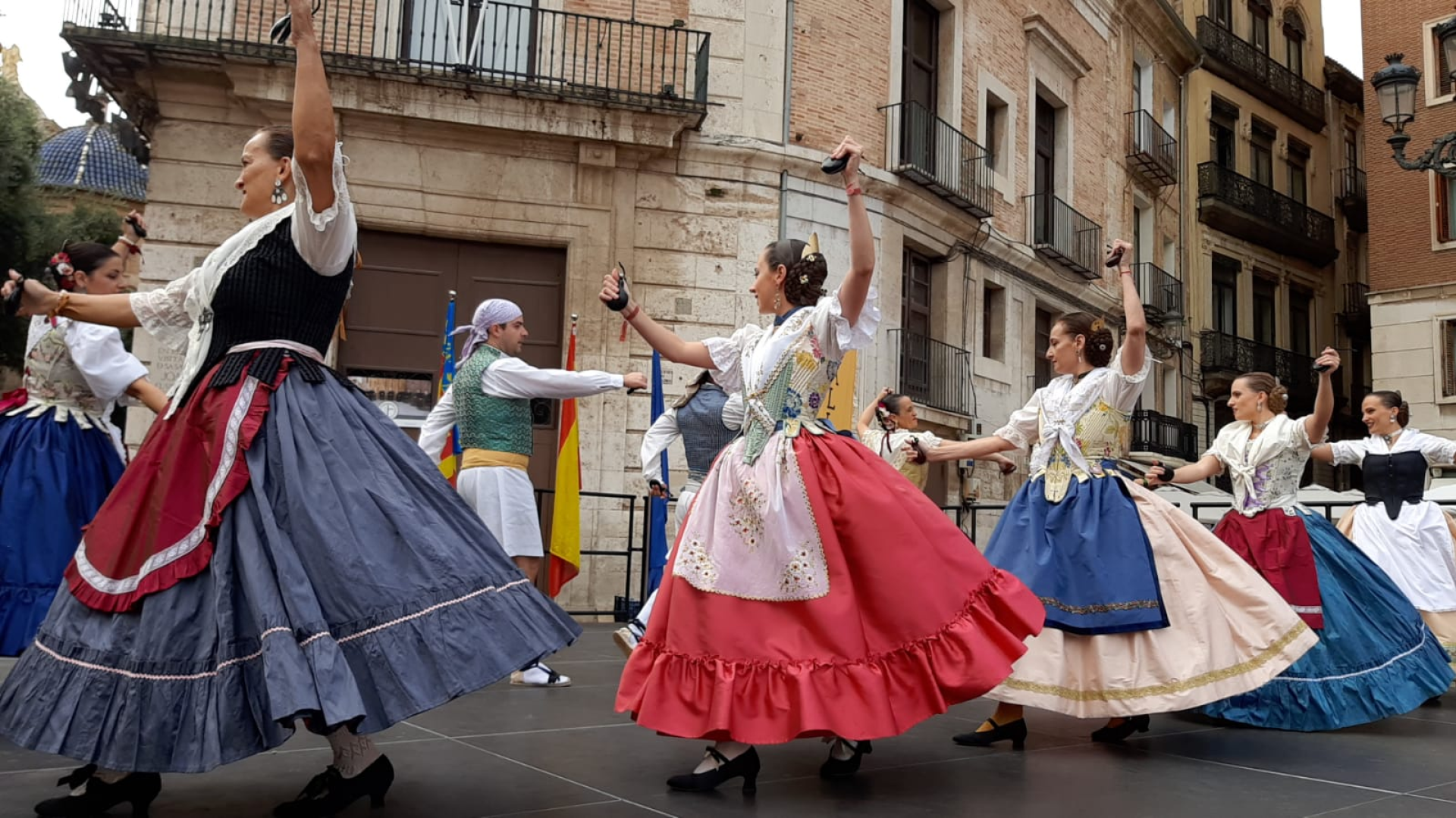 Festival Balls al Carrer